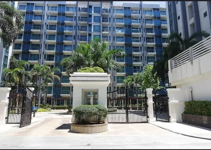 Lovely 2 Bed Infront Of Naia Terminal 3 Apartment Manila
