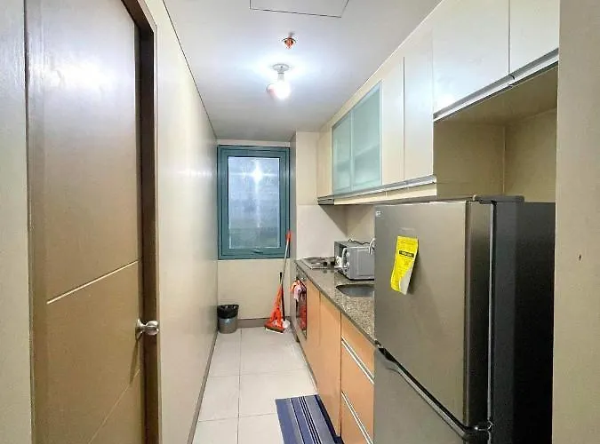 Apartment Lovely 2 Bed Infront Of Naia Terminal 3